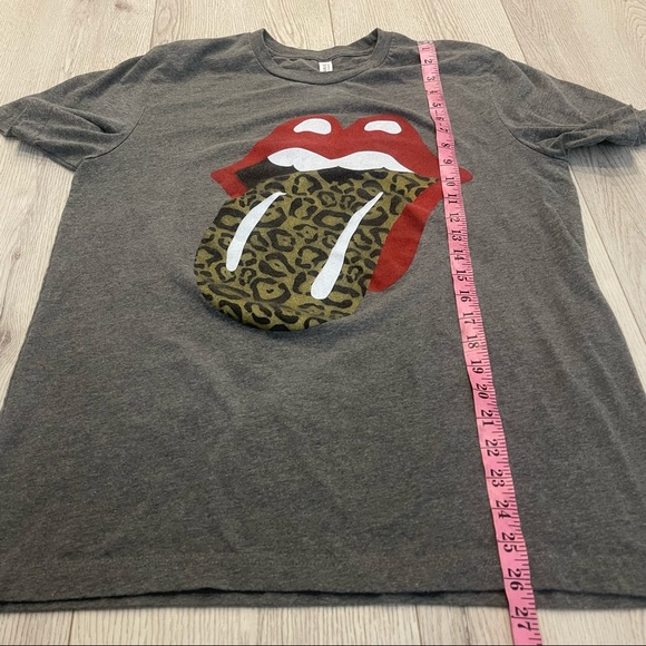 Gray Classic Red Lips Leopard Tongue T-Shirt Size L Bella + Canvas - Picture 8 of 8